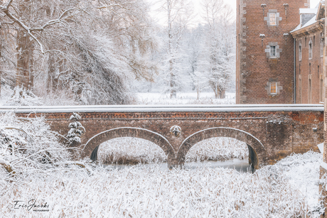 winterse kasteelbrug