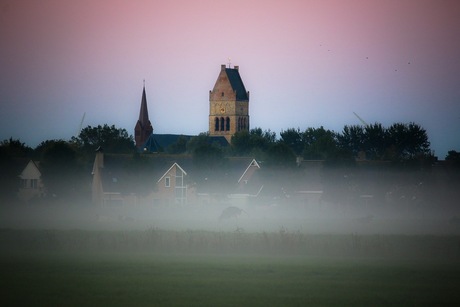 Bolsward in de mist