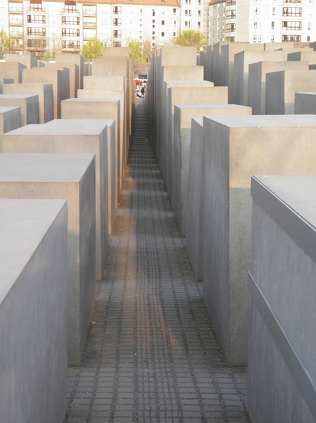 Holocaust monument