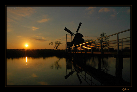 sunset kinderdijk