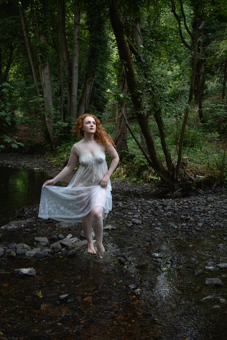 Najade in een Bosbeek