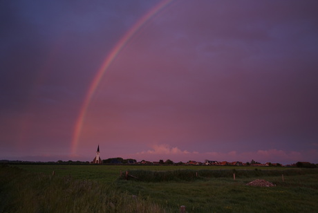 Regenboog boven Den Hoorn