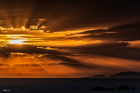 zonsondergang op het eiland Paros, Griekenland