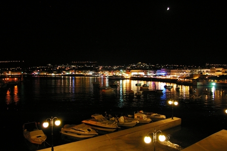 Chersonissos bij nacht