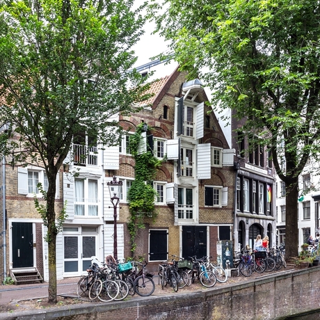 Schottenburch pakhuis uit 1636 kromboomsloot Amsterdam