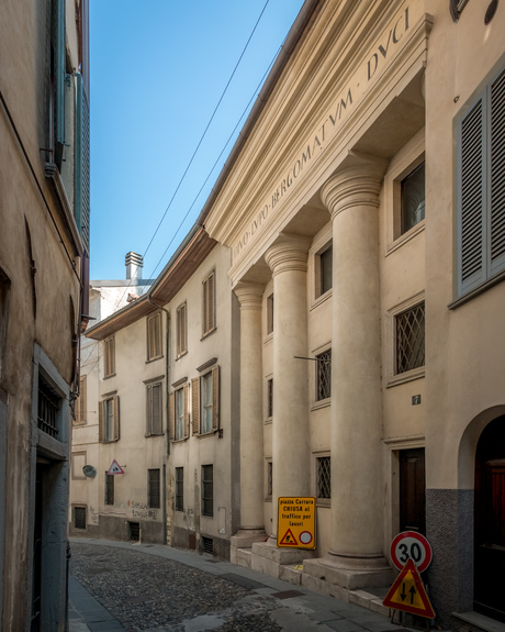 Piazza Carrara chiusa 