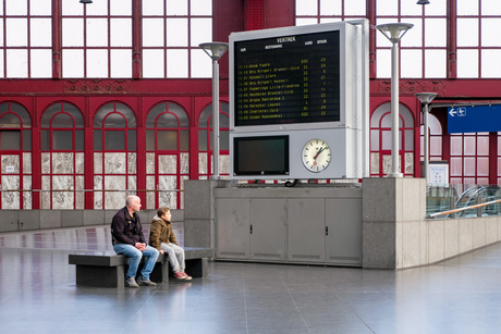 Vader & zoon op Station Antwerpen