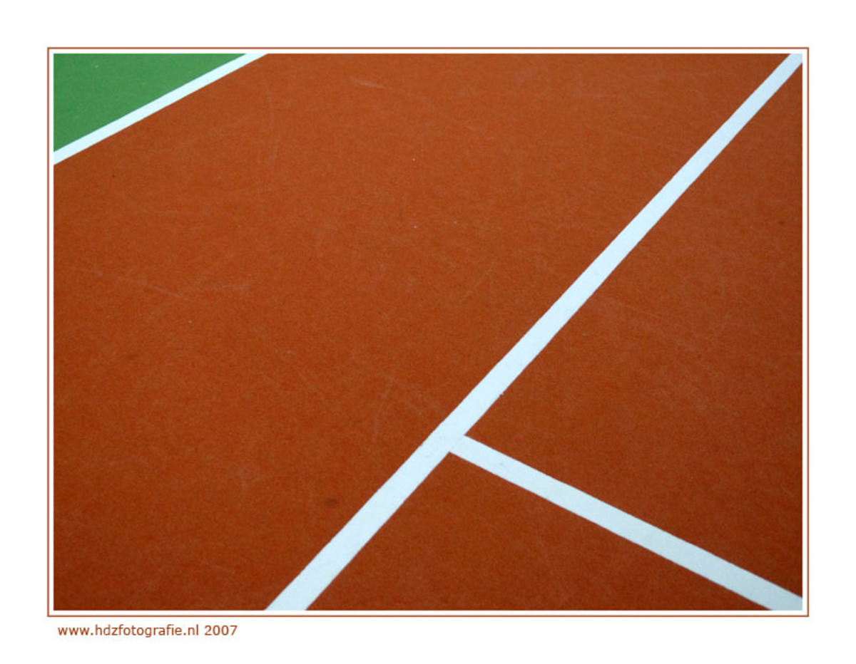 gebonden Gewoon Onderdrukker Tennis lines 1 - foto van Han Dijkslag - Diversen - Zoom.nl
