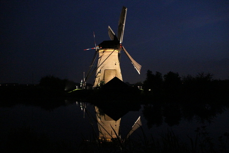 Kinderdijk by night