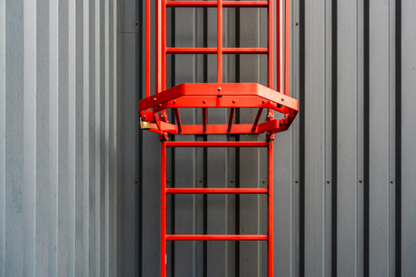 Tinte grijs en rood