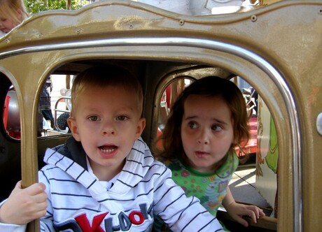 Kleinzoon en vriendinnetje