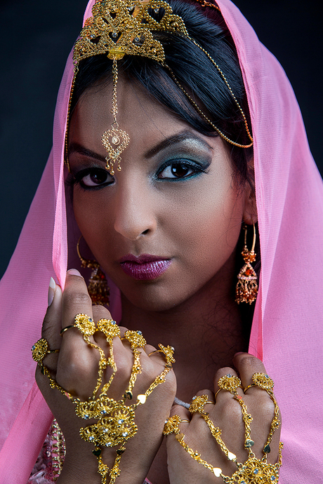 Bollywood-shanti-pink