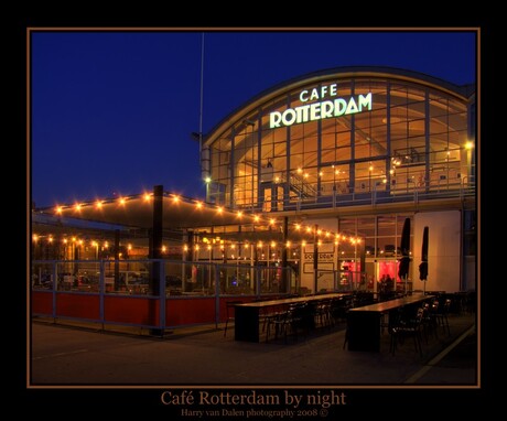 Café Rotterdam by night
