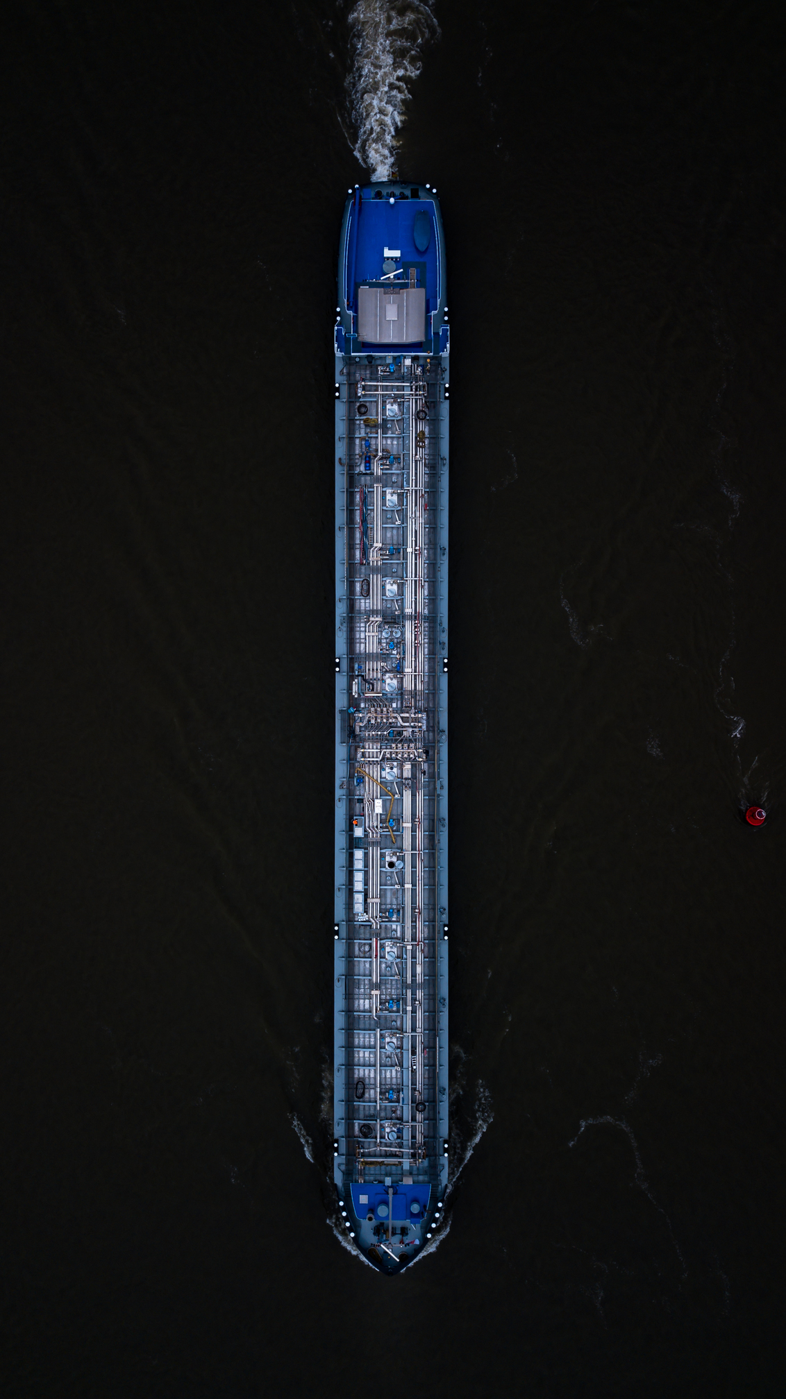 My escape is to just get in a boat and disappear on the water. - Waalbrug Nijmegen. - foto door Into-the-wild op 27-12-2017 - deze foto bevat: lucht, wolken, zon, strand, zee, water, dijk, vuurtoren, tulpen, panorama, lente, natuur, licht, boot, herfst, sneeuw, winter, kasteel, avond, zonsondergang, vakantie, ijs, spiegeling, landschap, mist, heide, duinen, bos, tegenlicht, zonsopkomst, bomen, kerk, storm, zand, bergen, meer, haven, pier, maan, brug, rivier, molen, nacht, kust, polder, hdr, lange sluitertijd