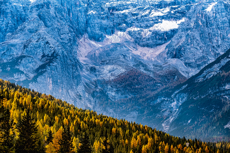 la montagna azzurra