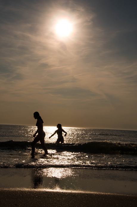 zomeravond aan het strand