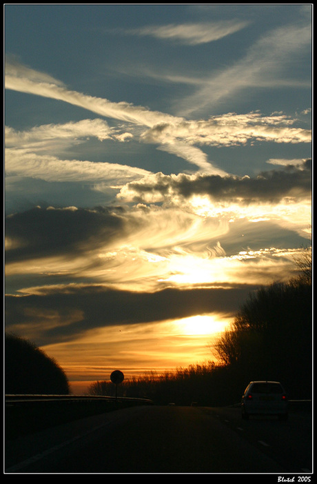 Zonsopgang vanaf de snelweg