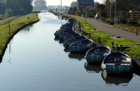 P1270086  Middag sfeertje met tegenlicht  Zwethkanaal  vanaf de Fietsbrug  4 nov 2024  