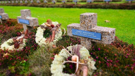 Gravestone Ernst Hirschfeld , Duitse militaire begraafplaats in Lommel