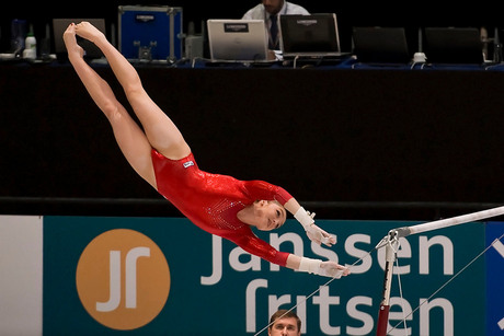 Mustafina op brug