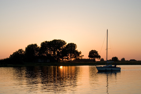 Zonsondergang aan de Lek