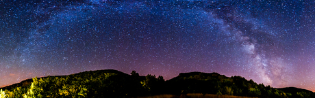 NACHTLANDSCHAP PANORAMA MET STERREN