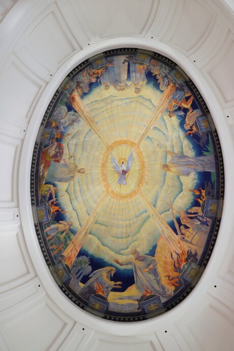 Plavondschildering in kerkkapel