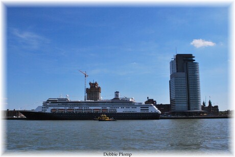 De MS Rotterdam in Rotterdam