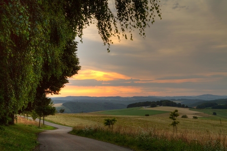 Zonsopkomst in de heuvels