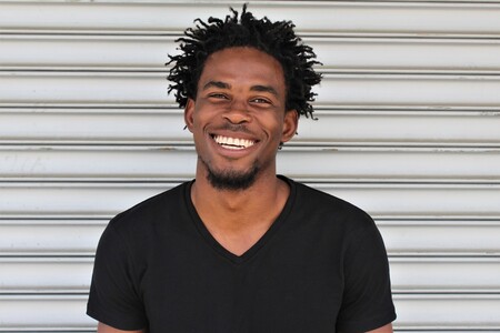 Faces of Suriname - Portret van een Surinaamse man. - foto door Shannonbos op 20-06-2019 - deze foto bevat: man, portret, model, ogen, haar, jongen, straatfotografie, fotoshoot