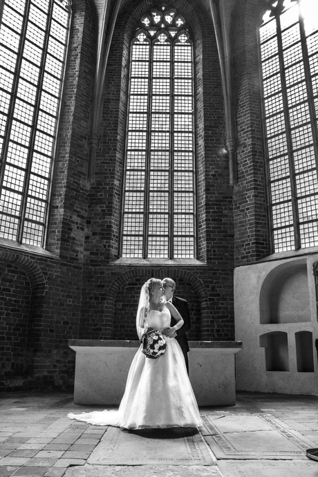 Bruidspaar in klooster