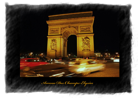 Avenue Des Champs-Elysée by night