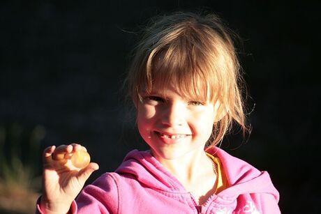 Kijk eens papa, een balletje gevonden