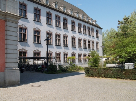 De buitenkant van de oostvleugel van het Keurvorstelijk paleis.