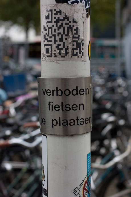 Verboden fietsen te plaatsen...