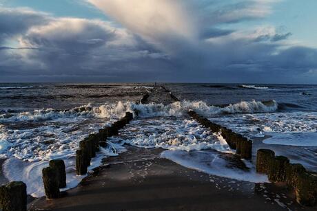 5F63C9F9-169C-4F0C-9F8E-CBC2E661F291