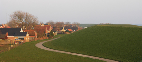 achter de dijk