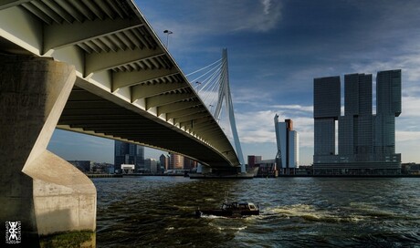 Erasmusbrug met bootje