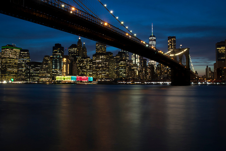 Skyline New York bij Brooklyn Bridge