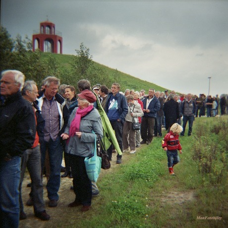 Wachtrij voor de natuurbegraafplaats