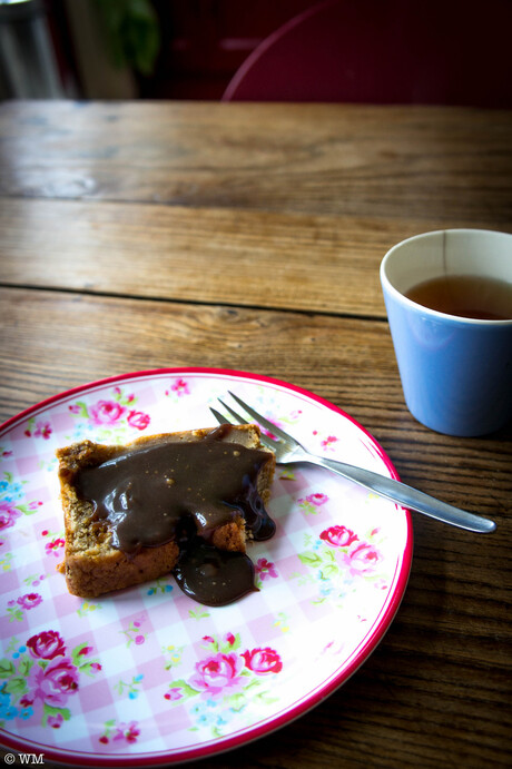 Bananencake met caramelsaus