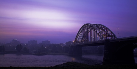 Waalbrug Nijmegen in de ochtend!