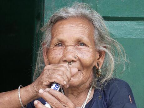 vrouw uit Nepal