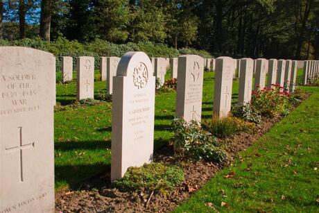 Militaire begraafplaats Oosterbeek
