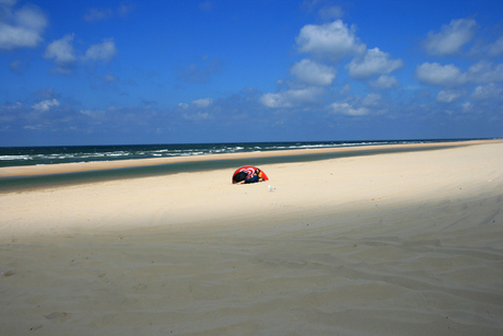 Alleen op het strand