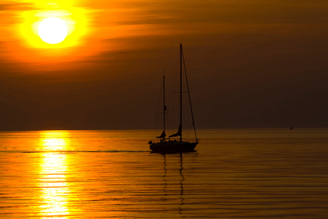 Zonsondergang op het ijselmeer