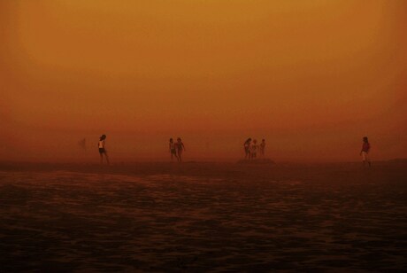 Just a misty day on the beach or is it somewhere else ?