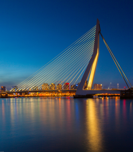 RobT.nachtopname.stadsgezicht.erasmusbrug.Rotterdam.2013 (4)canon5dmark2,EF16-35mm,2.8LII,24mm,f16,135seconden,LeeNDsoftgrade0.6.jpg