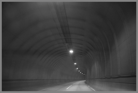 In de tunnel