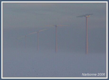 Windmolens &quot;in the mist&quot;.